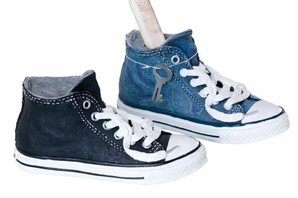 Sneaker Spardose Turnschuh Sportschuh Chucks modern Old Stars